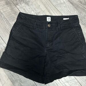 GAP: 5” Short Black Shorts